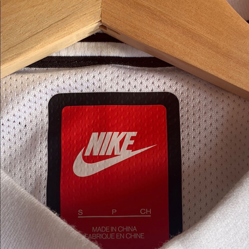 All white mens Nike sweater good condition - Picture 7 of 8